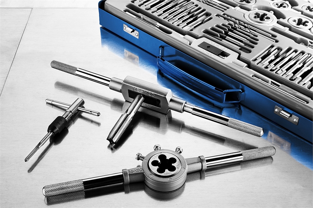 ЗУБР  32 предмета, сталь Р6М5, набор метчиков и плашек, Профессионал (28110-H32) 28110-H32