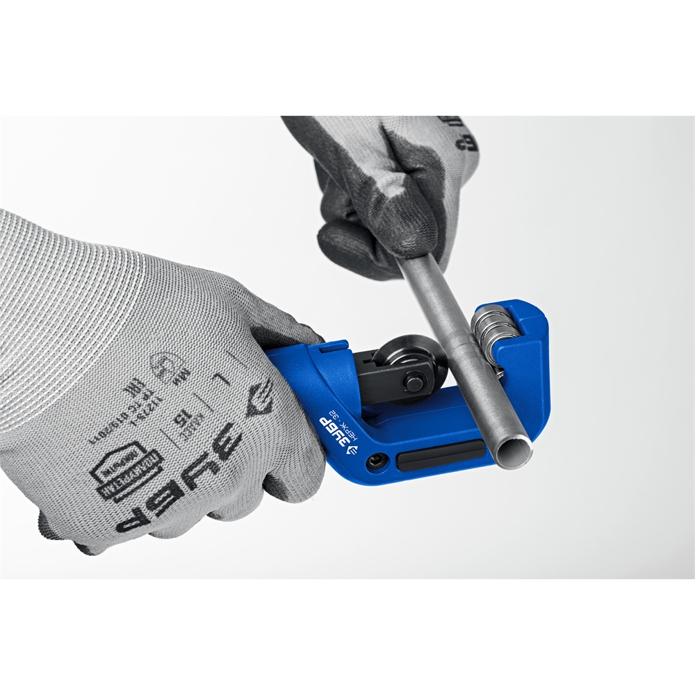 ЗУБР Нерж-32, 4 - 32 мм, на подшипниках, труборез для нержавеющей стали, Профессионал (23832) 23832