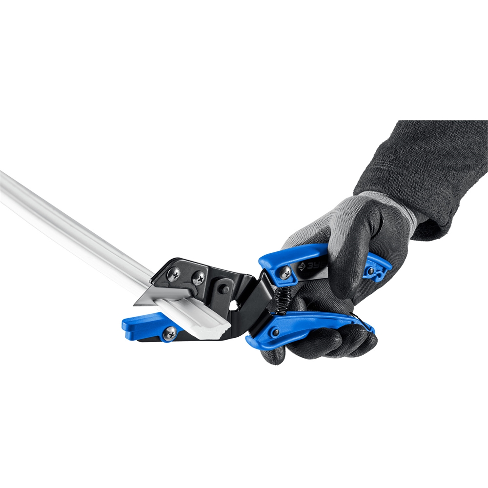 ЗУБР  Универсал, для пластмассовых и резиновых профилей, угловые ножницы со сменным трапециевидным лезвием, Профессионал (23371) 23371