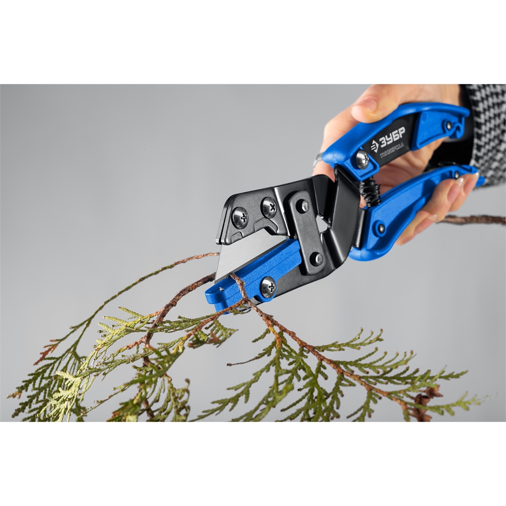 ЗУБР  Универсал, для пластмассовых и резиновых профилей, угловые ножницы со сменным трапециевидным лезвием, Профессионал (23371) 23371