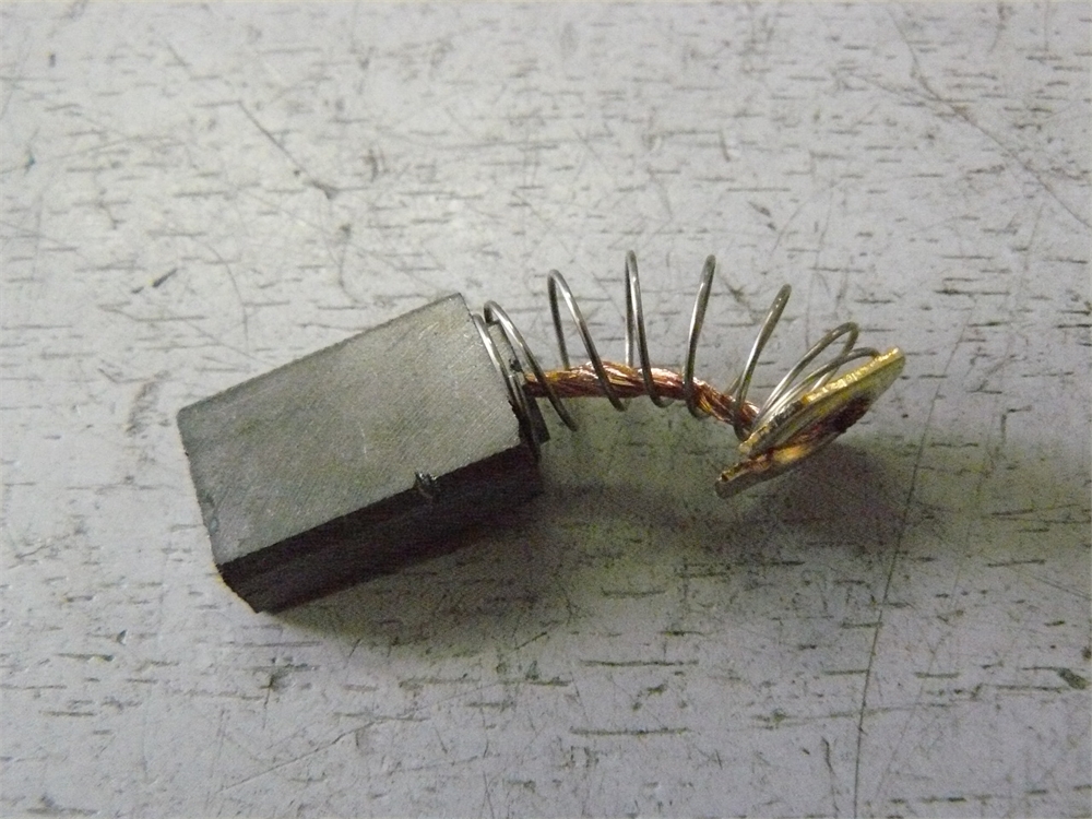 Щетка графитовая (пара) 5.4х10.9х16 #F (пара) U502-850-009-W U502-850-009-W